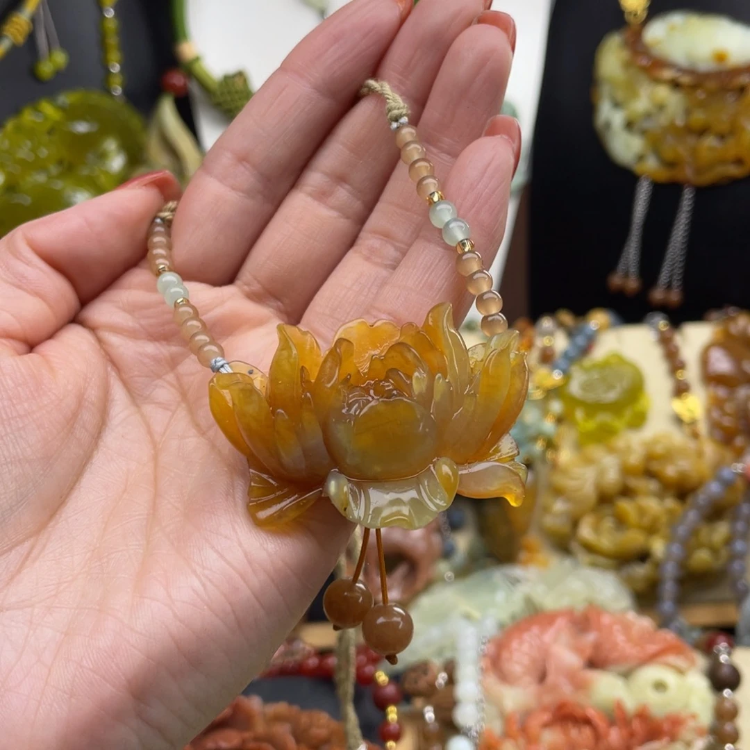 未镶嵌蛇纹石玉颈饰