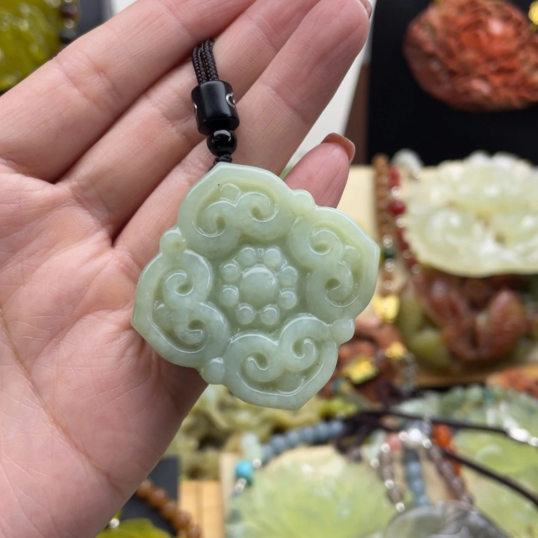 未镶嵌蛇纹石玉颈饰