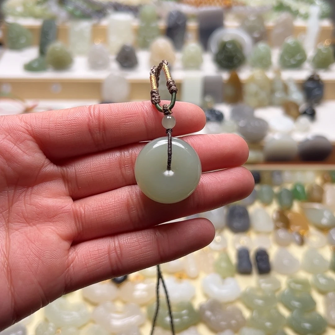 和田玉吊坠(赠链)未镶嵌