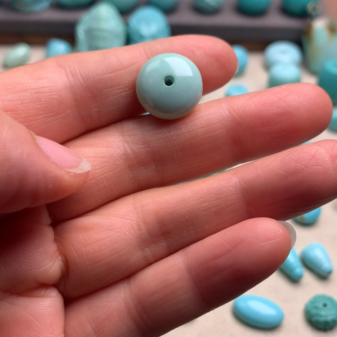 绿松石未镶嵌颈饰