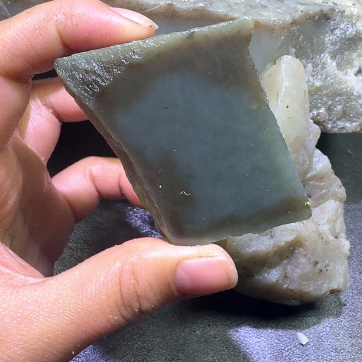 和田玉未镶嵌珠宝半成品