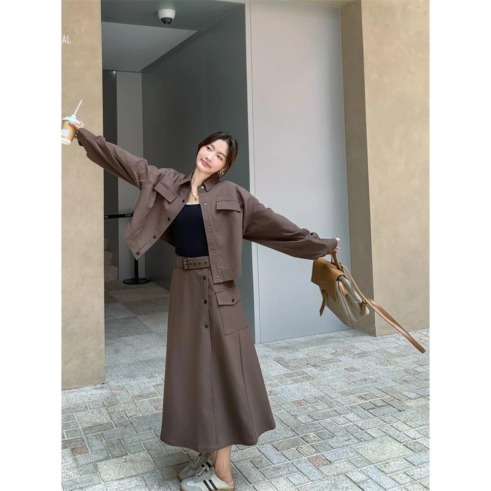 入秋咖色工装套装女春秋半身裙两件套时髦洋气减龄盐系炸街小众