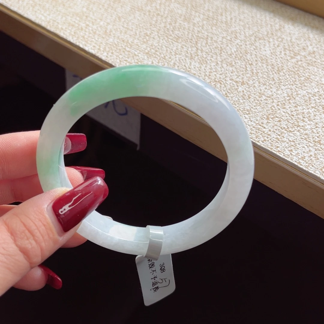 翡翠手镯未镶嵌手镯