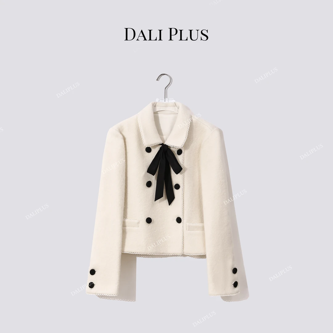 DALI PLUS50羊绒双排扣香风毛呢”可拆卸飘带花边外套-D5SS7205