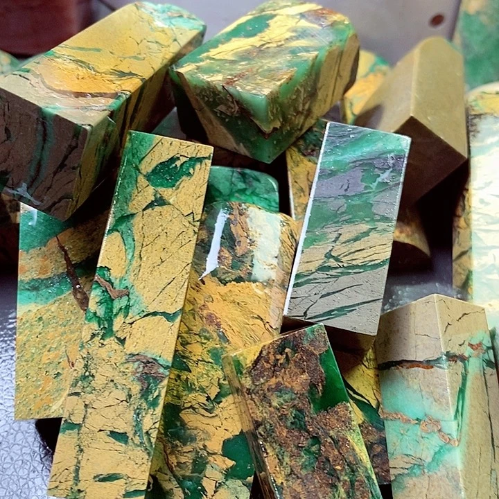 躺***猫青田石四川绿四川绿