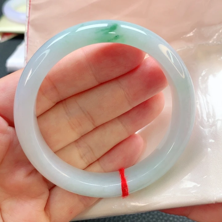 翡翠手镯未镶嵌55.6正