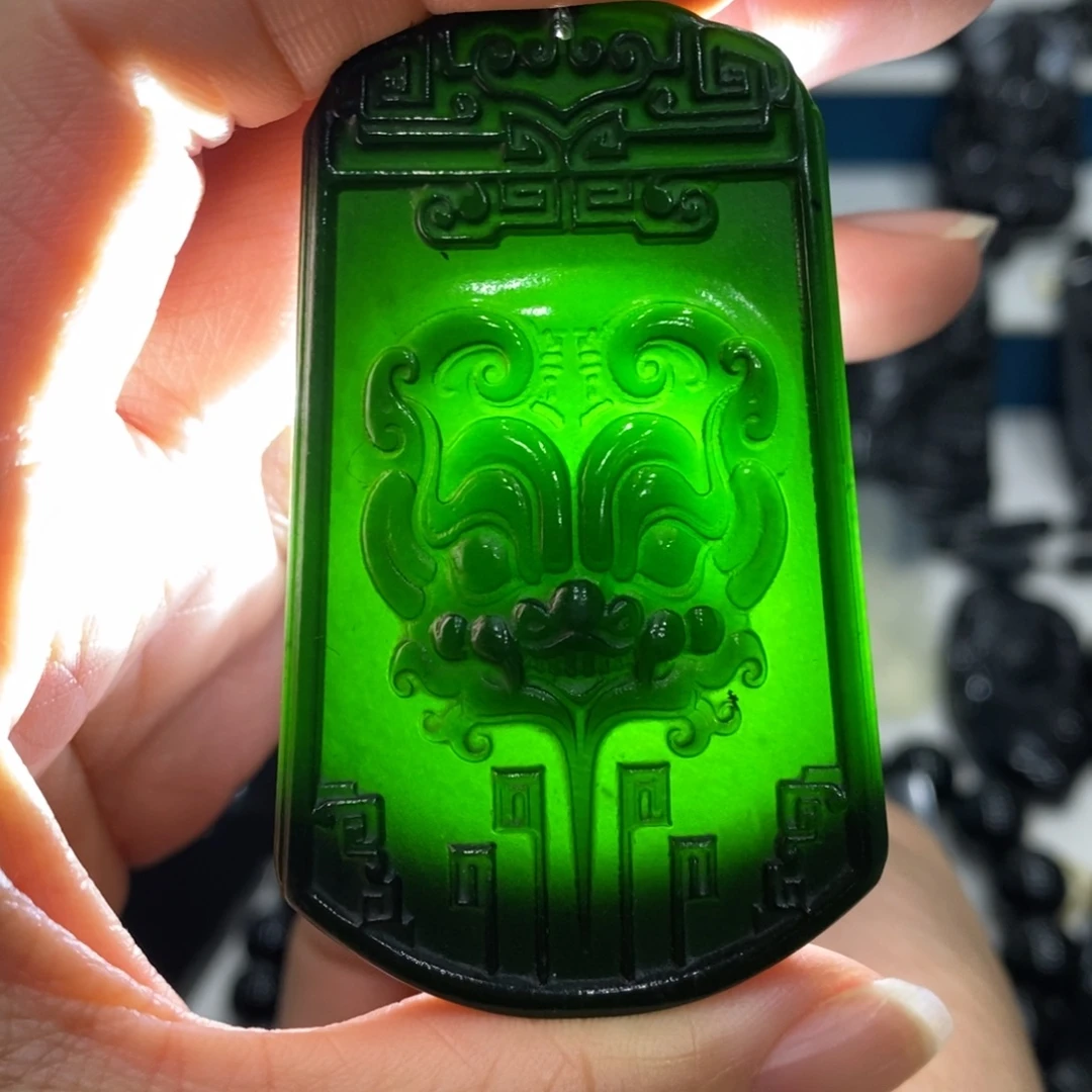 蛇纹石玉未镶嵌吊坠