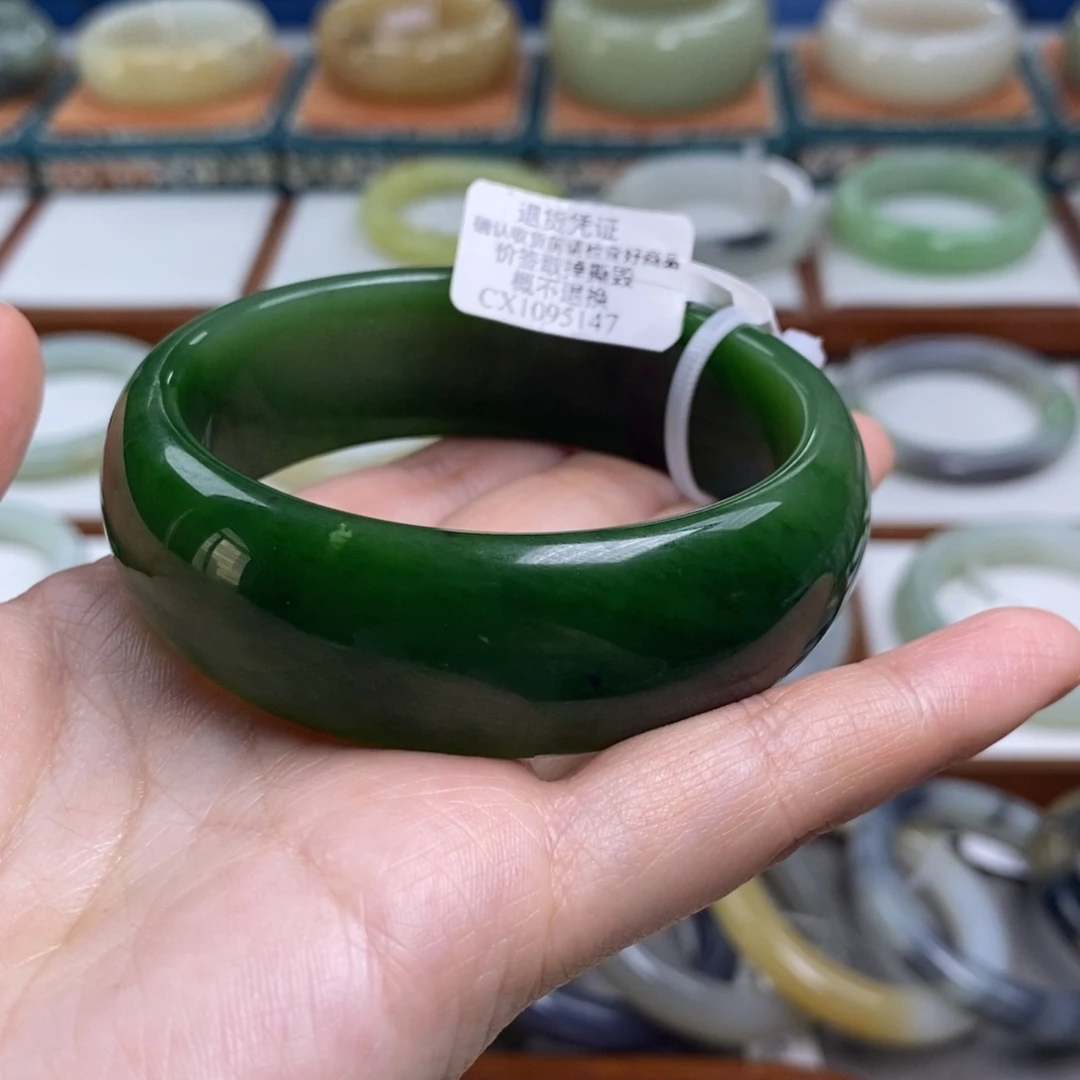 和田玉未镶嵌手镯俄碧红皮阳绿58