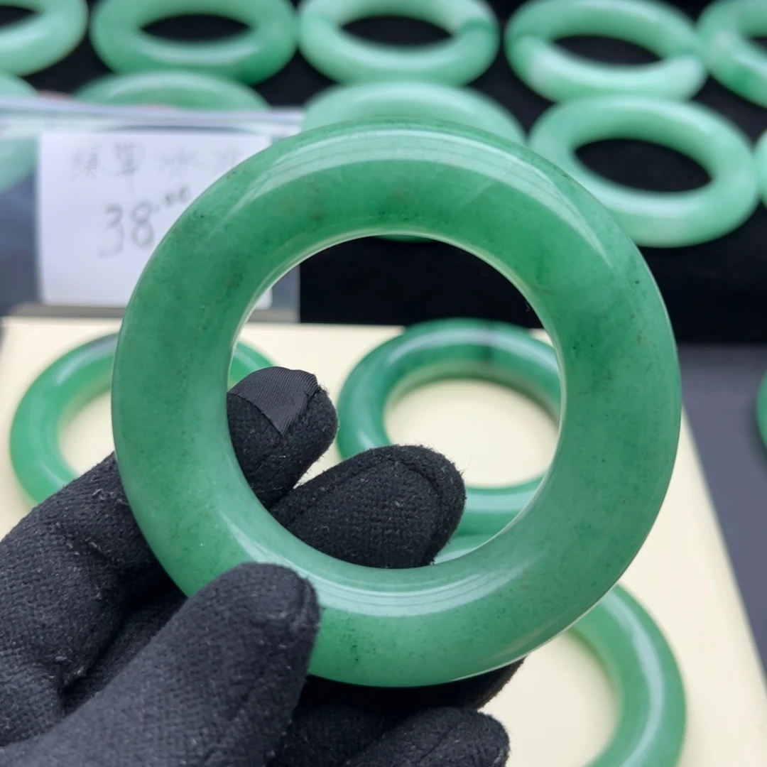 石英岩玉未镶嵌手镯52