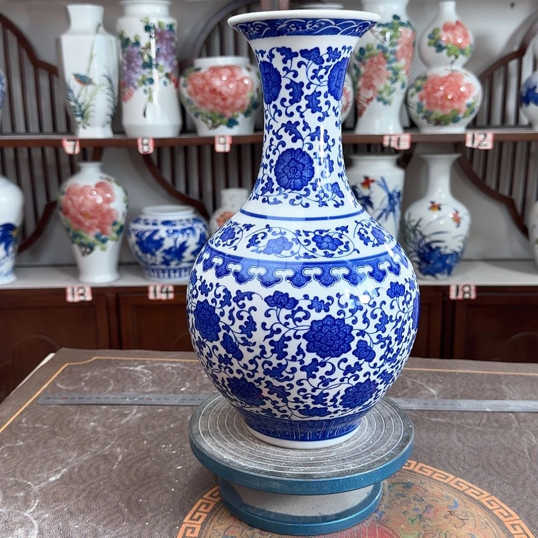 摆件景德镇陶瓷缠枝