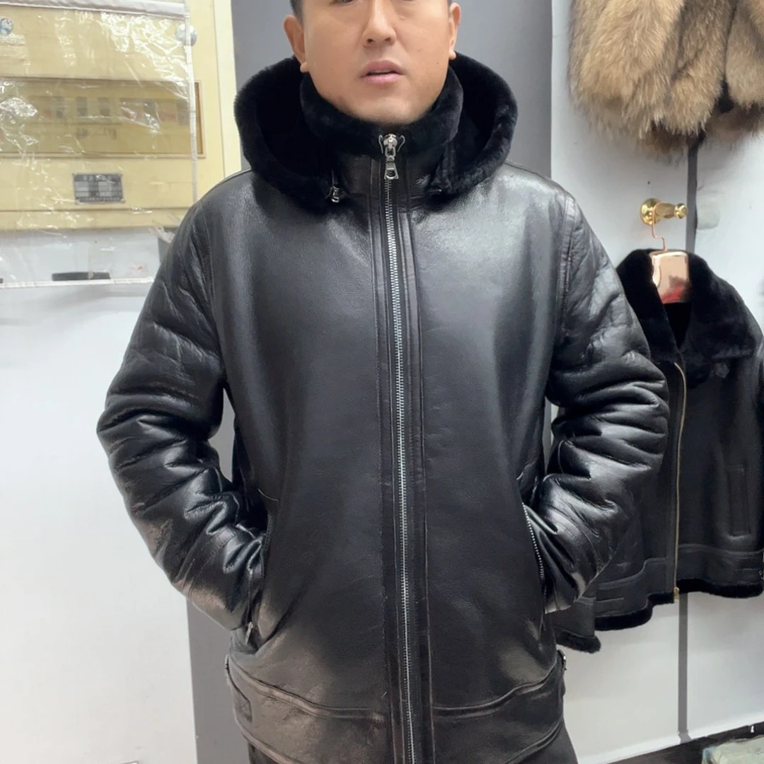 黑色帽款皮毛一体