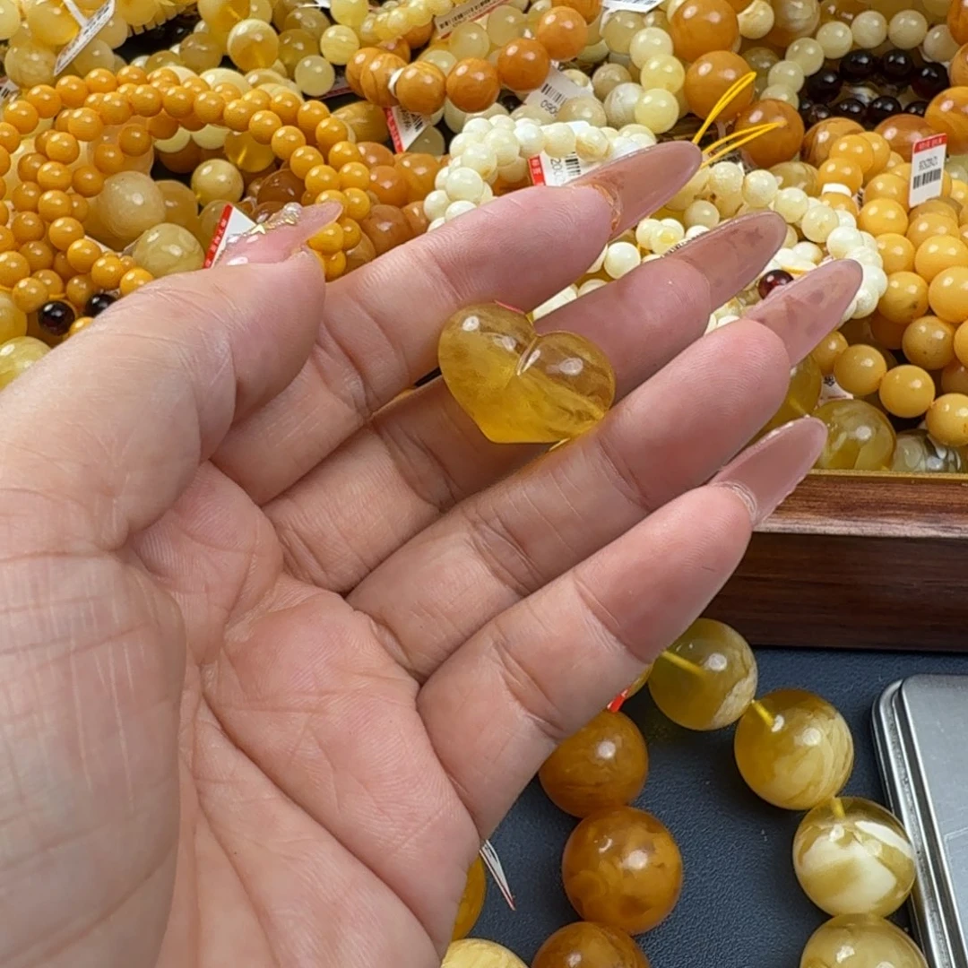 琥珀未镶嵌珠宝奇石