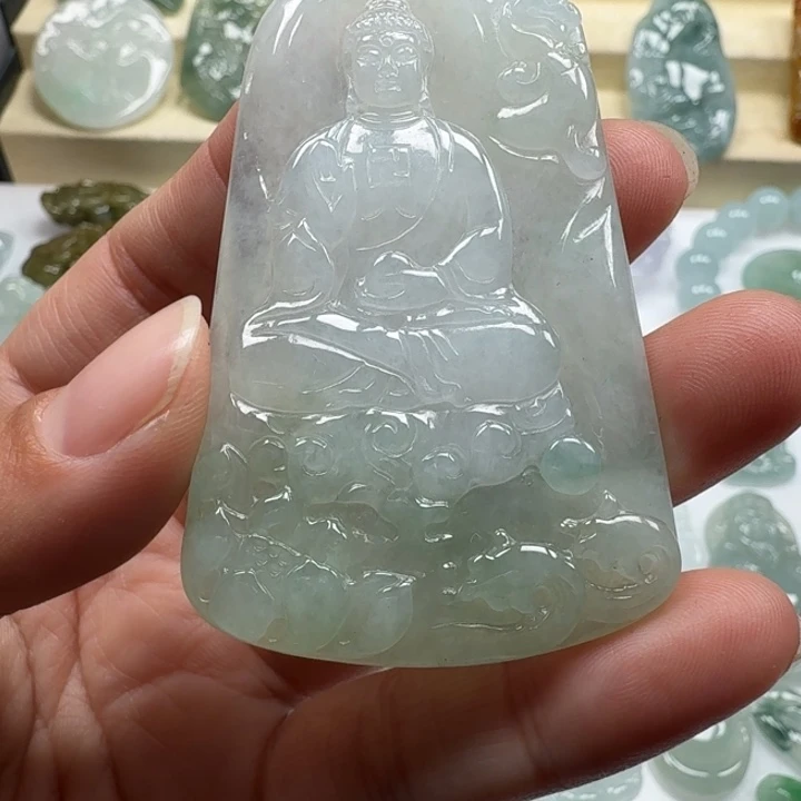 吕***娃翡翠未镶嵌颈饰翡翠