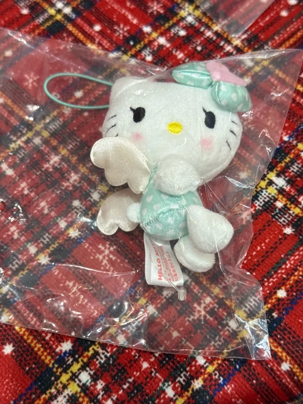露露专拍kitty挂件
