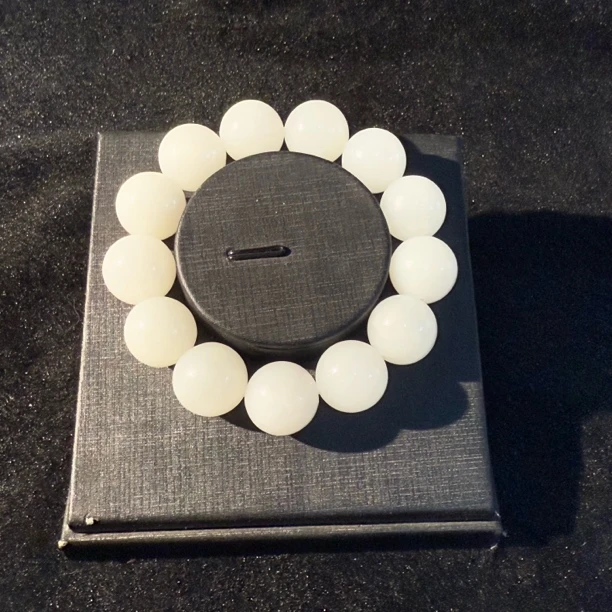 和田玉黑山料满白满细1.6➕男女同款