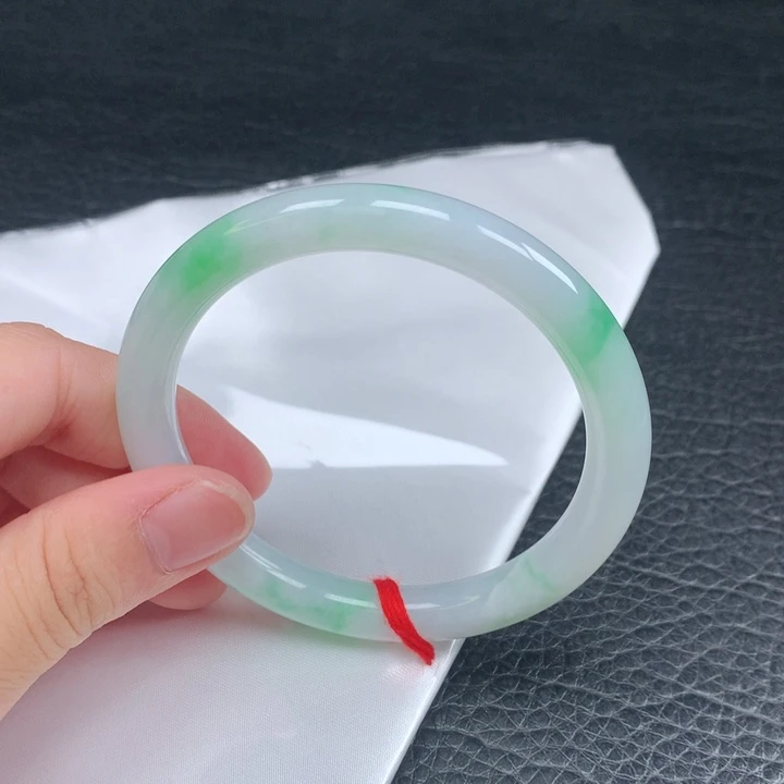 翡翠手镯（圆镯）未镶嵌