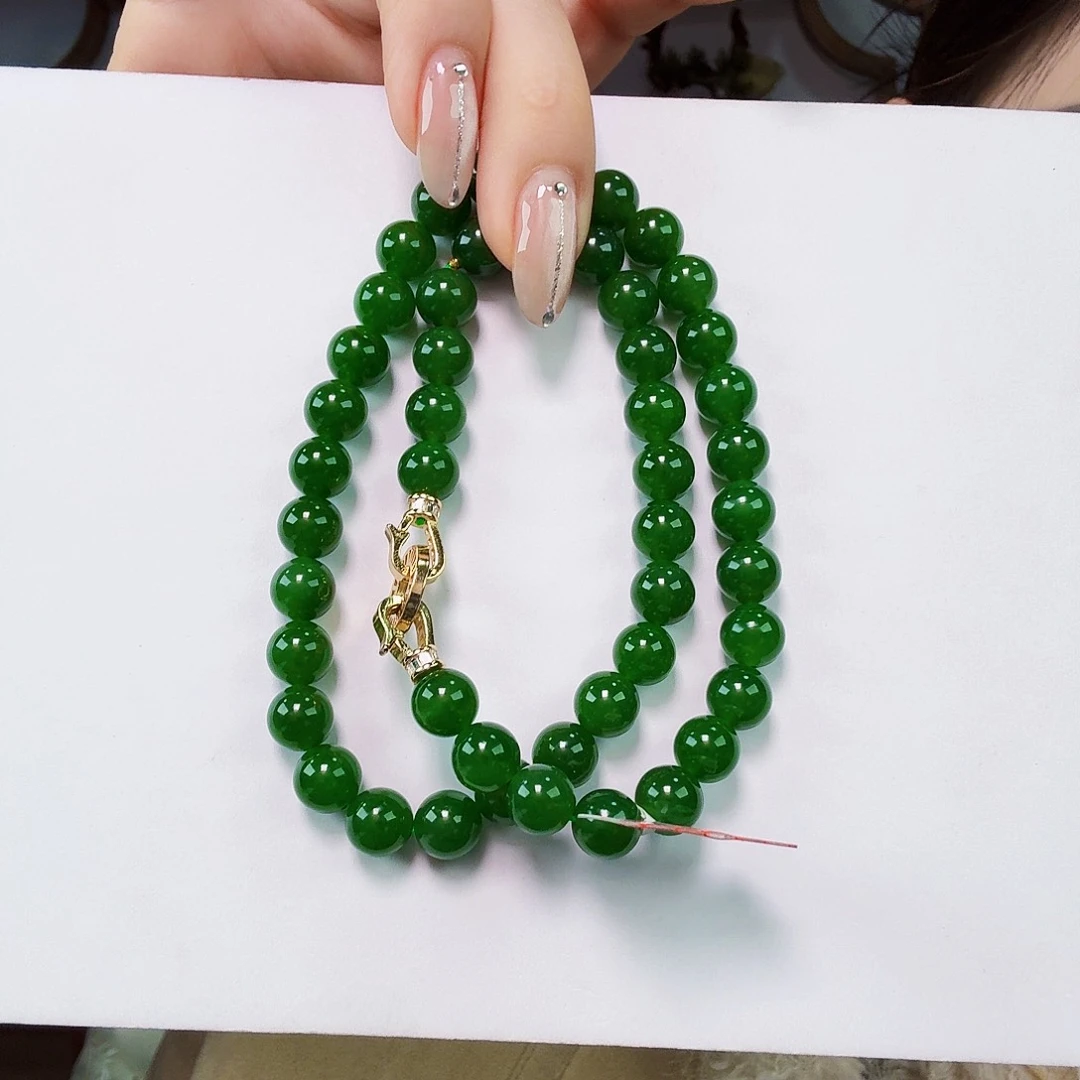 颈饰未镶嵌和田玉（碧玉）娟*