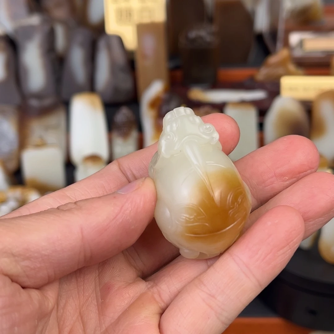 和田玉（糖玉）未镶嵌颈饰