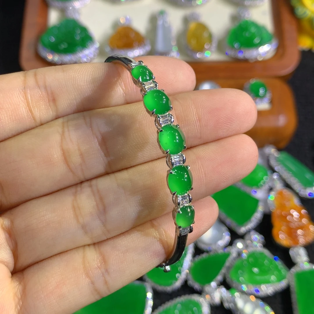 翡翠18K金镶嵌手镯