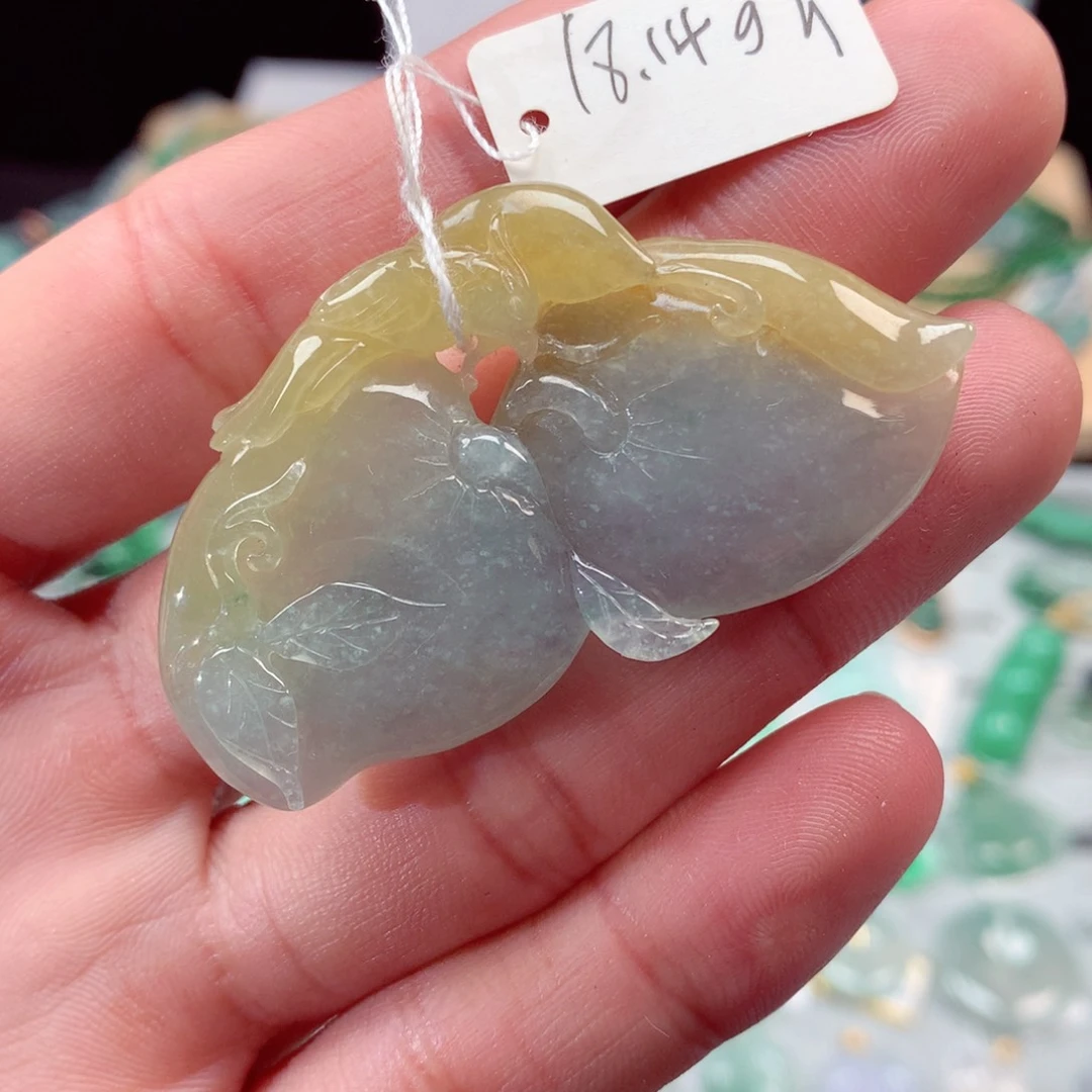 翡翠颈饰未镶嵌翡翠吊坠