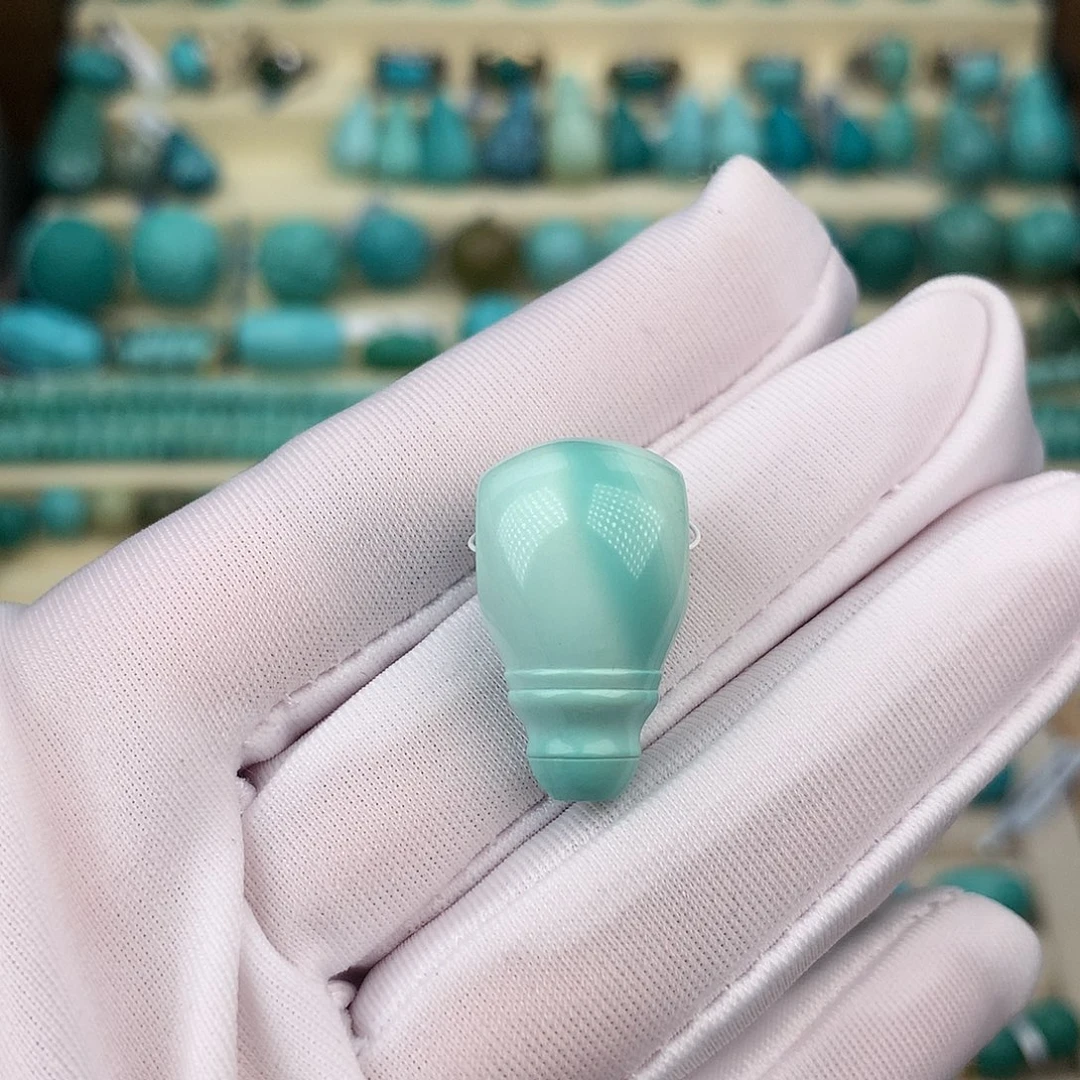 张****绿松石未镶嵌珠宝奇石