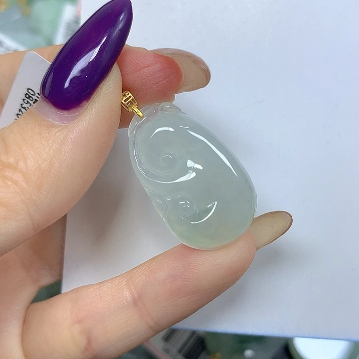 翡翠18K金镶嵌颈饰挂件