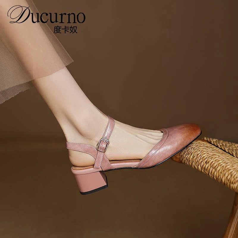 DUCURNO法式真皮包头凉鞋女夏外穿2025款粗跟百搭不累脚后空单鞋