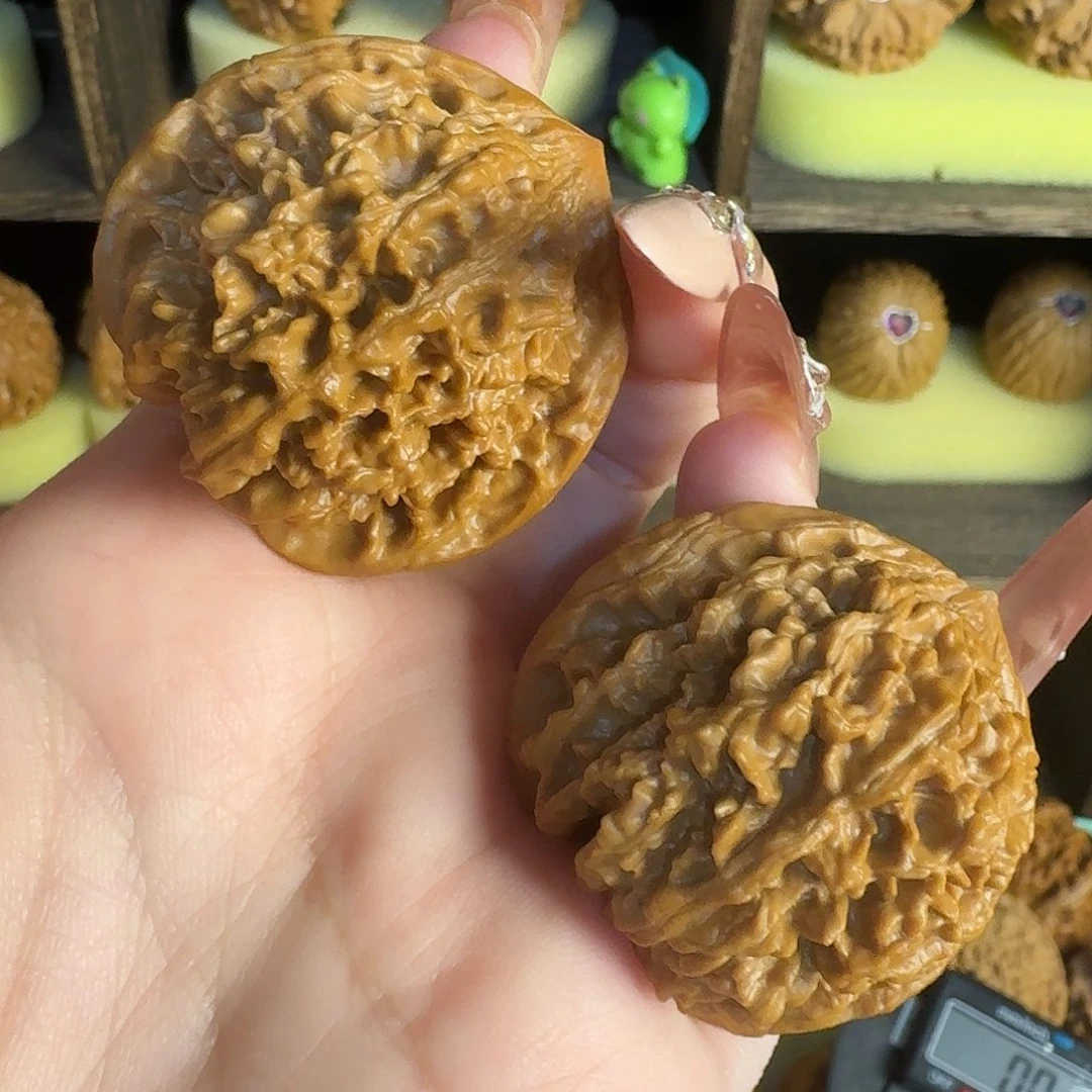 文玩核桃满天星边42（有修）