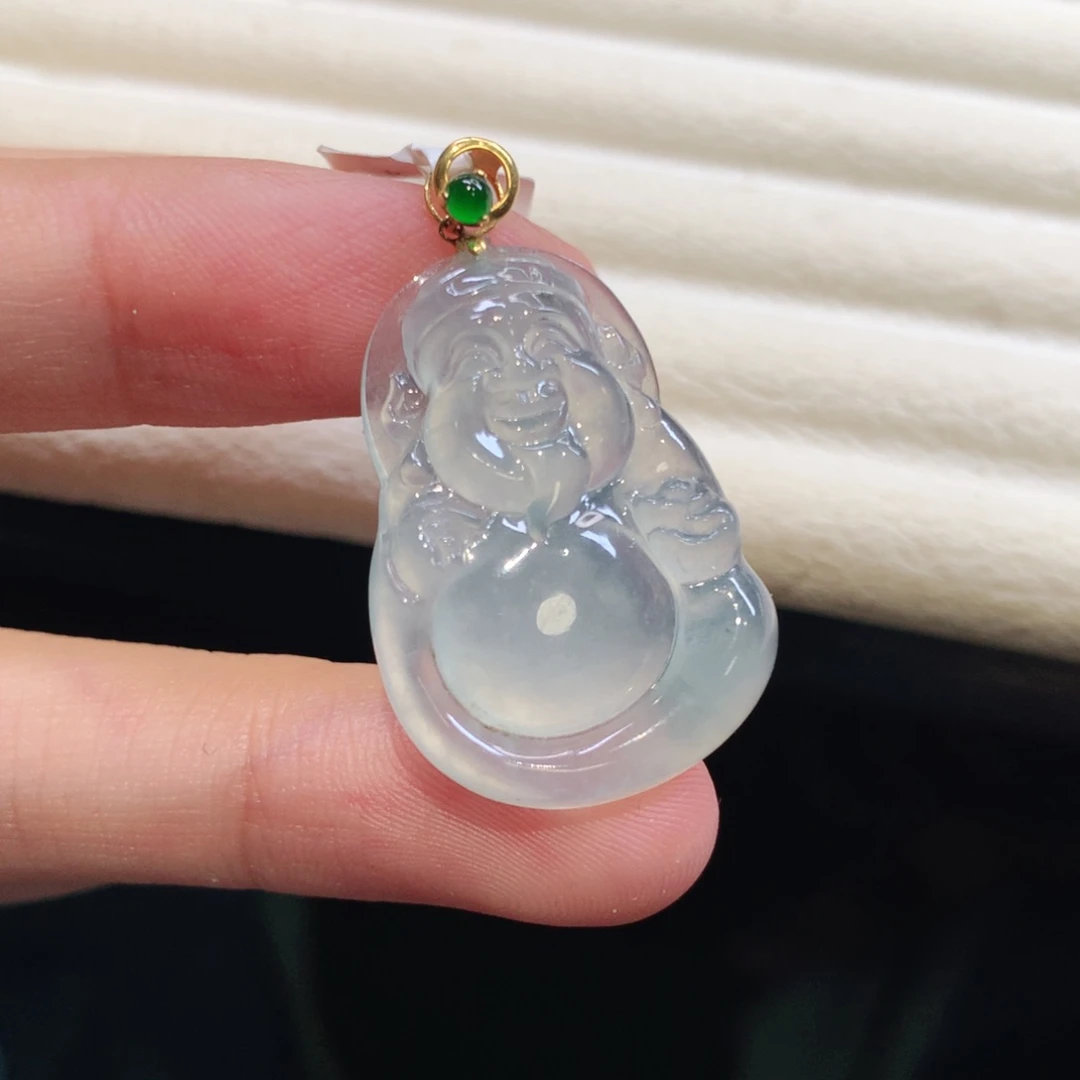 翡翠18K金镶嵌颈饰财神