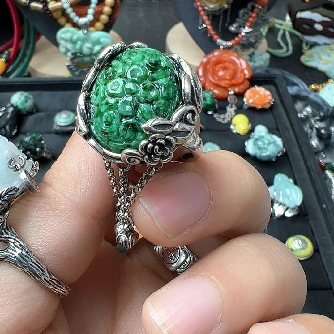 翡翠戒指未镶嵌月*牙