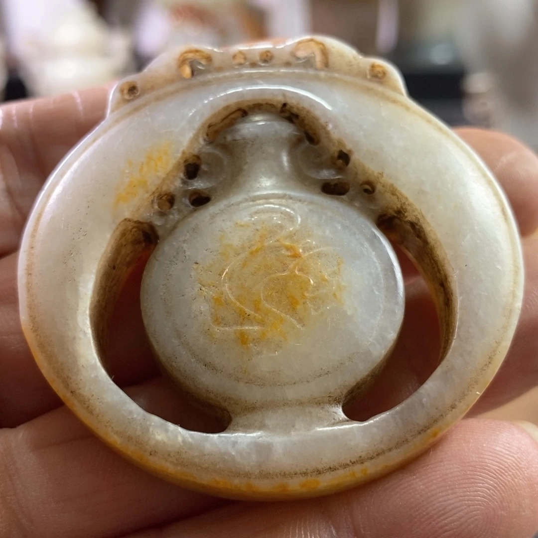 未镶嵌和田玉（糖玉）挂件