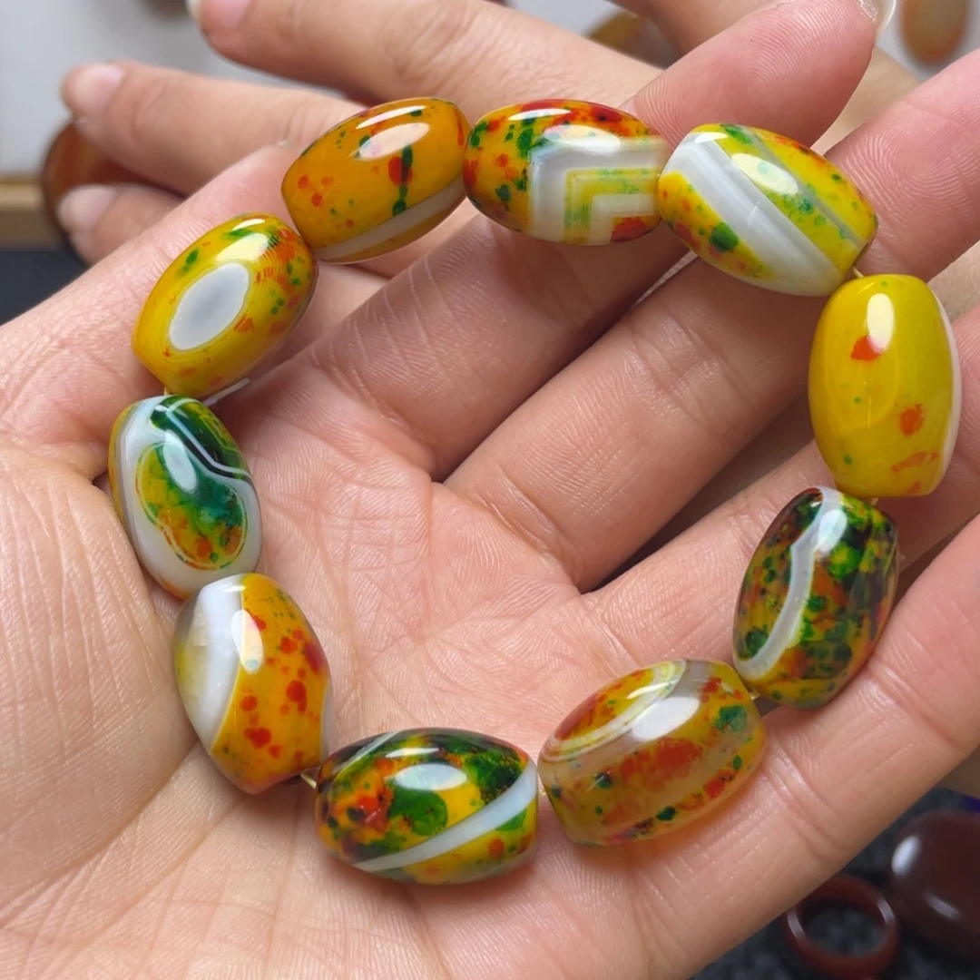 向***定玛瑙/玉髓未镶嵌珠宝奇石