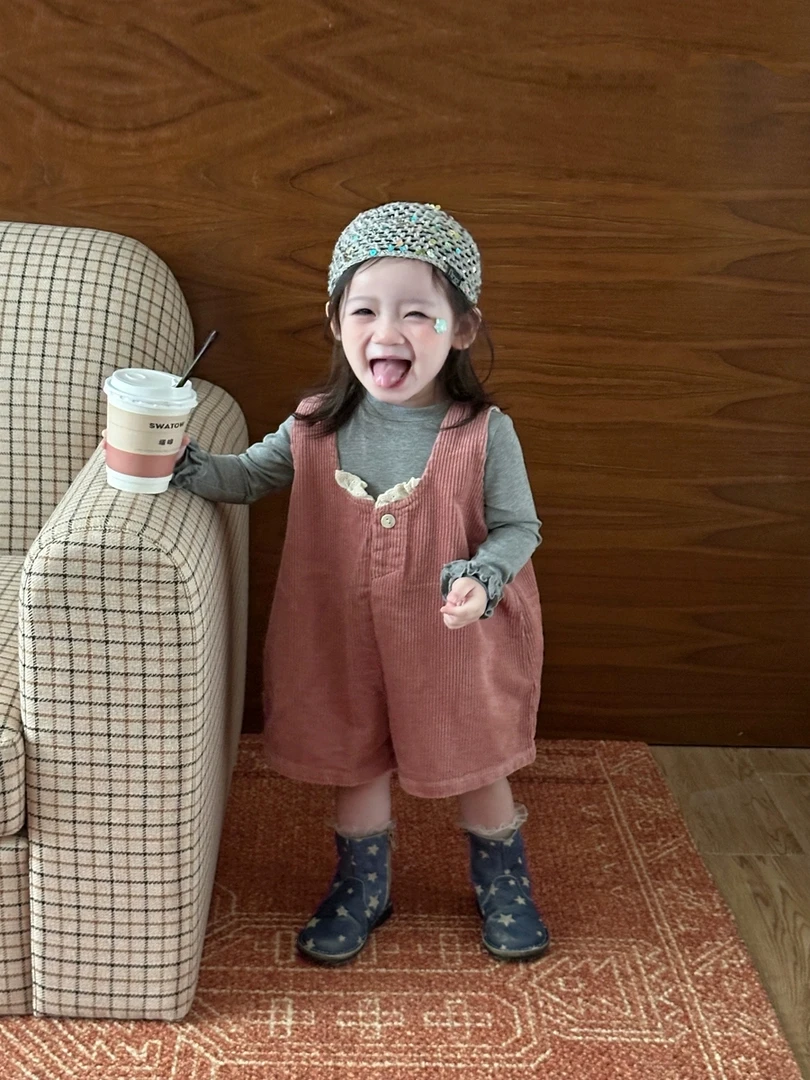 女童背带裤2025新款秋季宝宝洋气灯芯绒连体裤灰色长袖打底衫套装