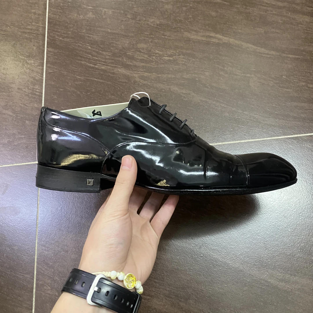 95新 LouisVuitton/路易威登 lv路易威登黑色漆皮尖头皮鞋