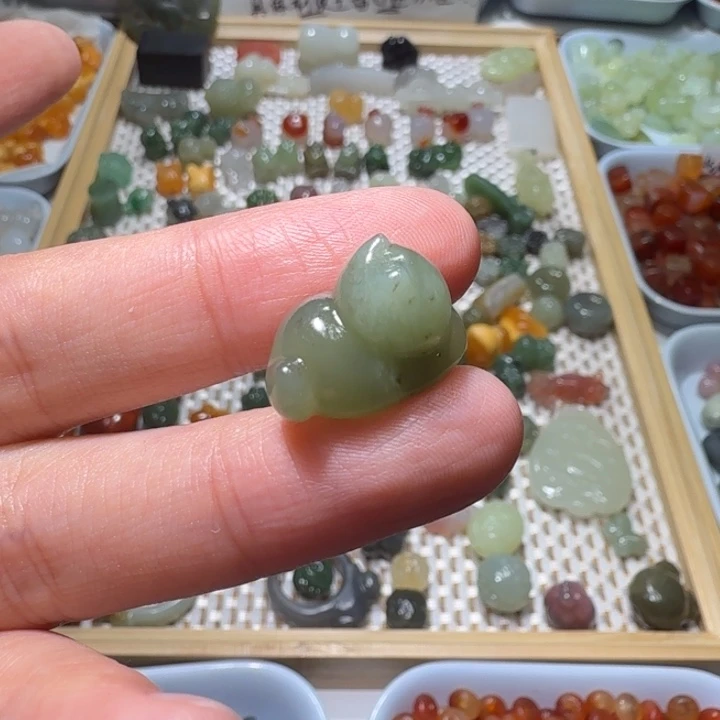 和田玉未镶嵌珠宝半成品