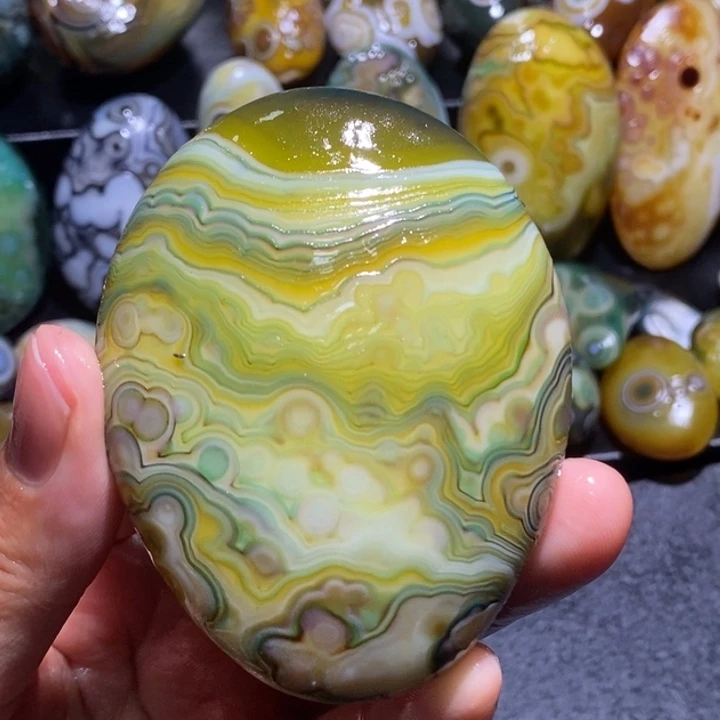 玛瑙/玉髓未镶嵌珠宝奇石