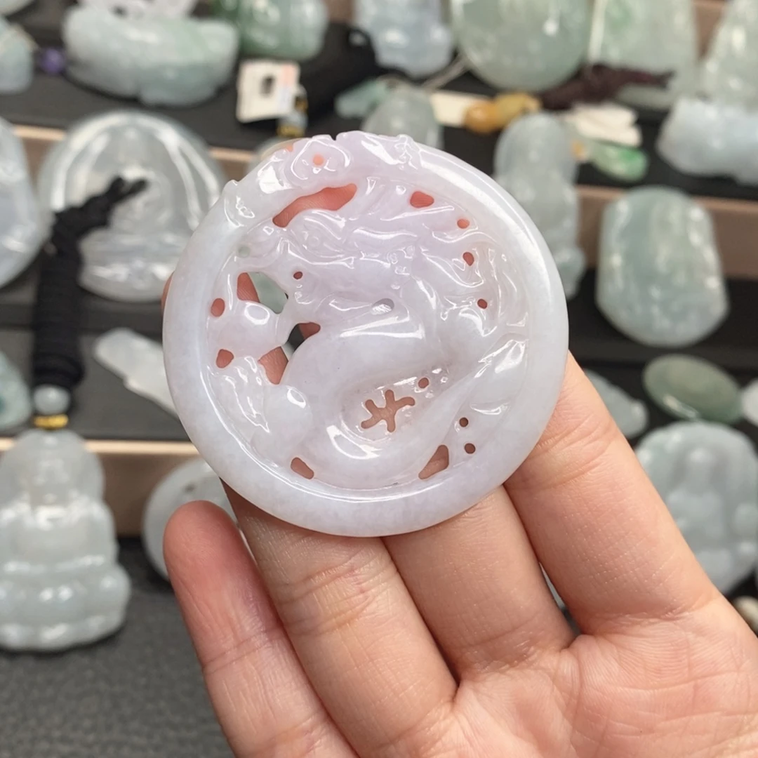 颈饰未镶嵌翡翠龙圆盘