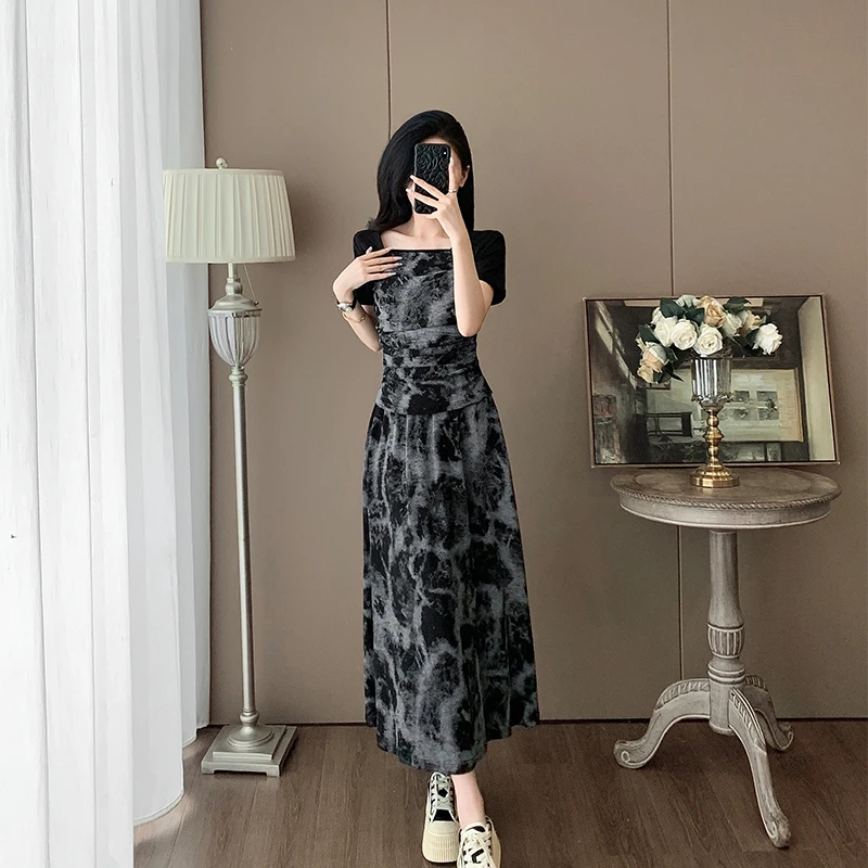 轻熟风休闲风套装女两件套小众时尚套装气质开叉收腰短袖印花显瘦