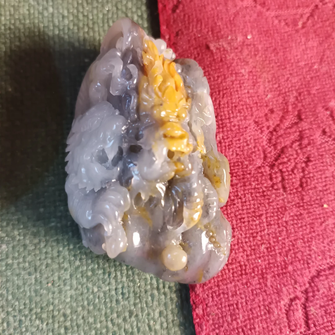 精品:三色青花巧雕龙争虎斗,规格尺寸见视频,国家质检基地发货