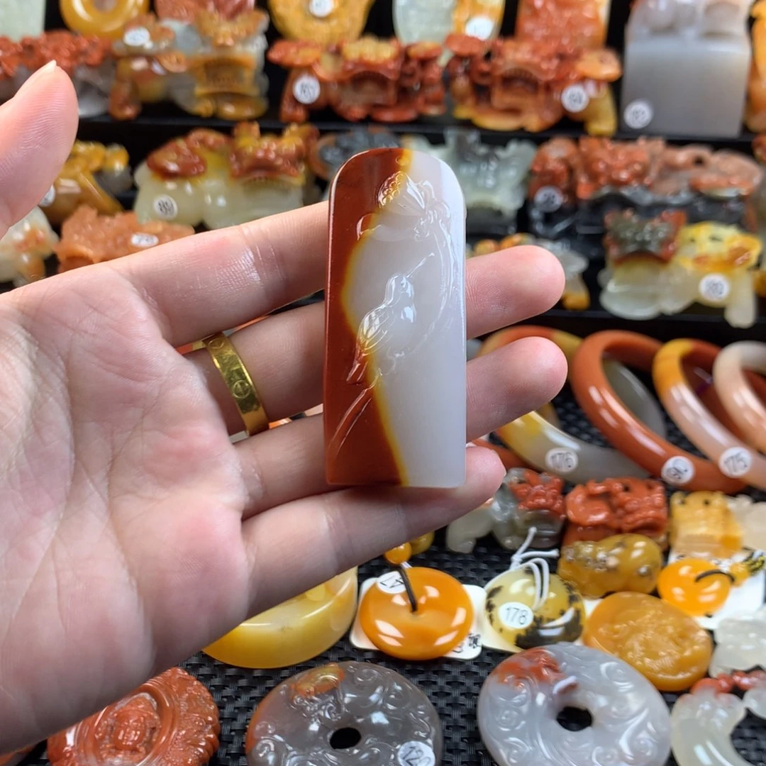 石英质玉（黄龙玉）未镶嵌挂件