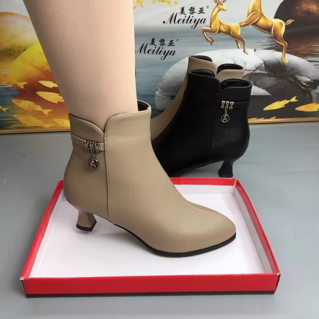 真皮女鞋加绒法式冬季时尚显瘦女短靴软底防滑尖头气质细跟小靴子