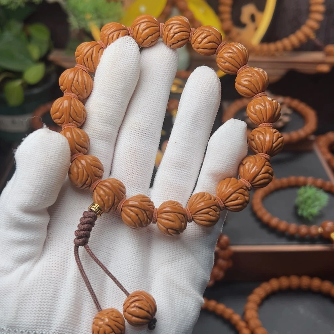 吊坠桃核1.5祥云手持