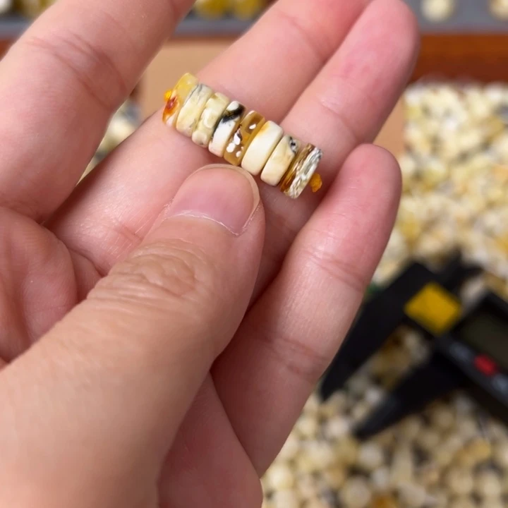 蜜蜡未镶嵌裸石8.5mm一组