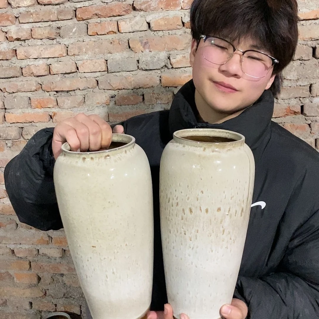 红陶瑕疵11/30f j h g g g g j