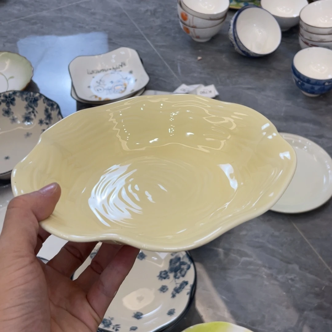 陶瓷微瑕餐具介意勿拍，满18飞！