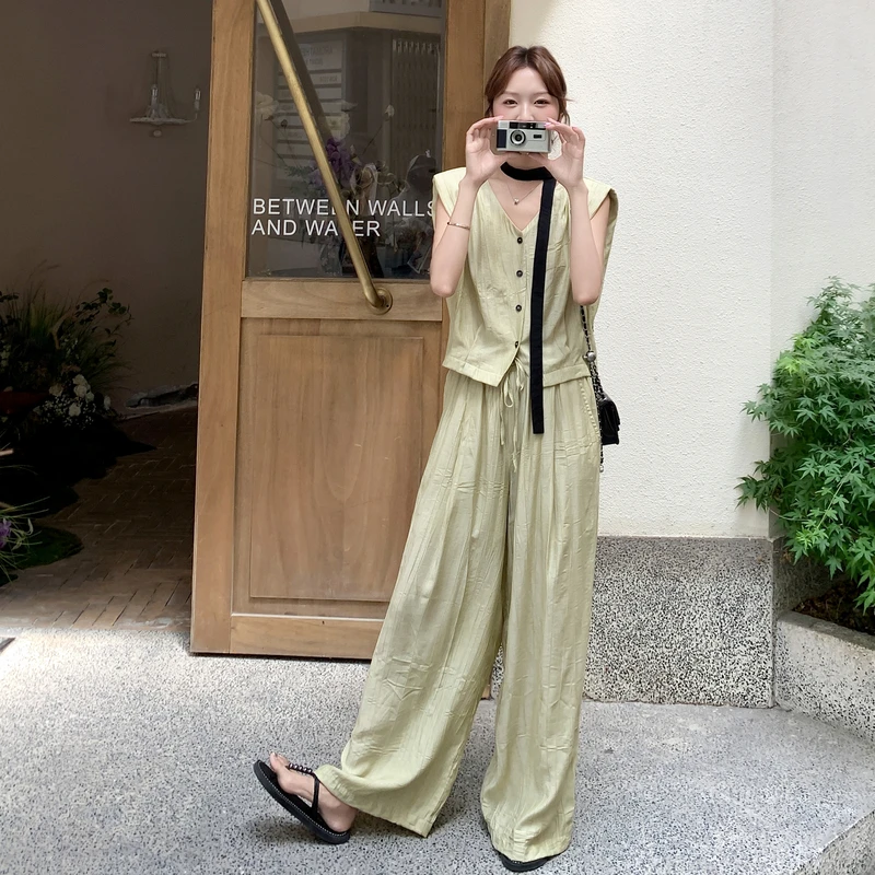 大方得体穿搭马甲阔腿裤套装女2025夏新款又酷又飒今年流行两件套