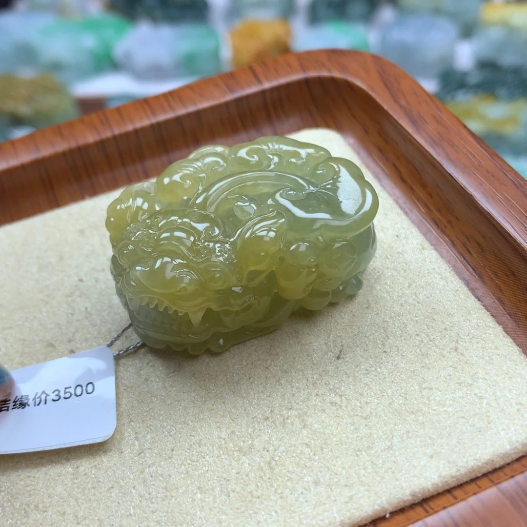 翡翠未镶嵌颈饰22