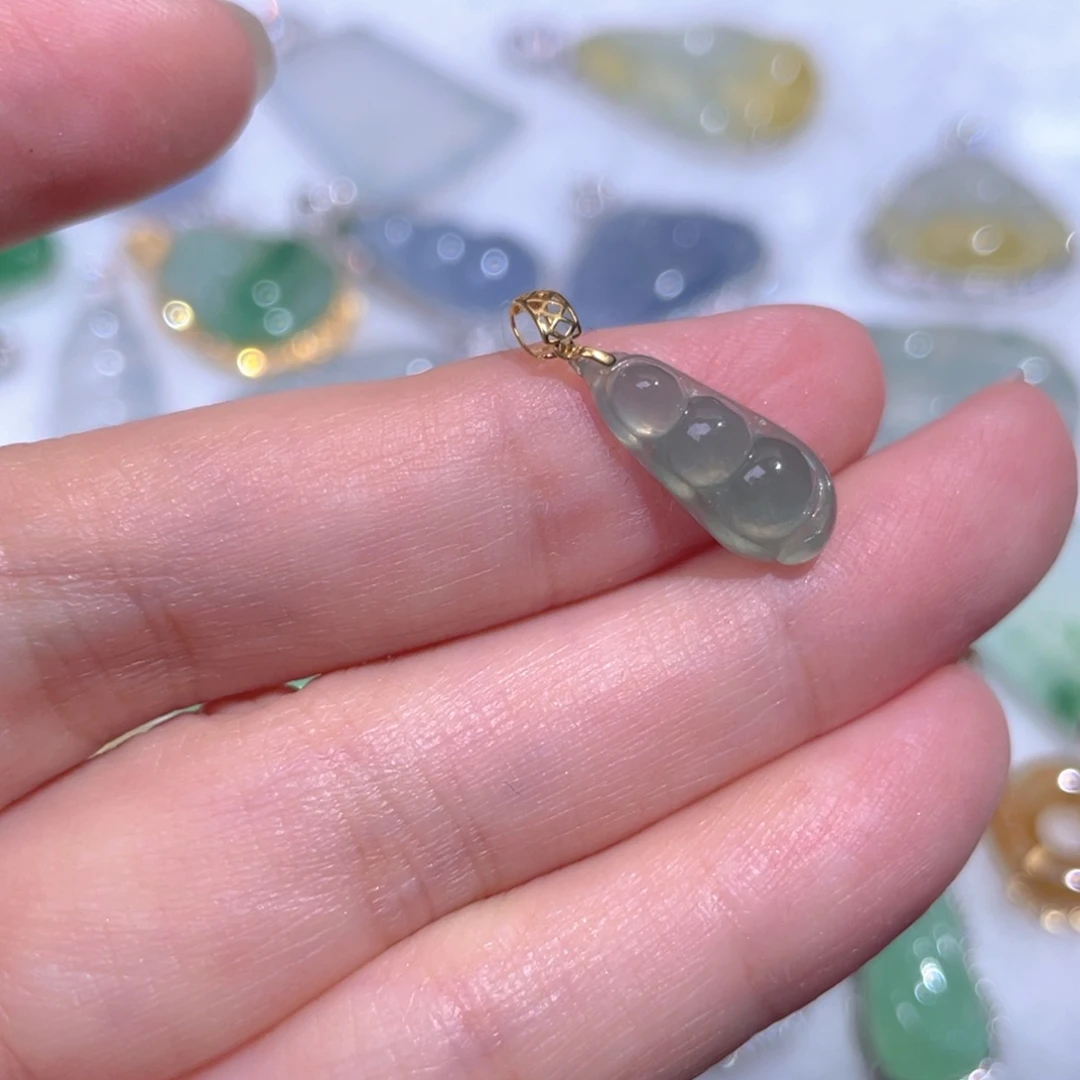 颈饰18K金镶嵌翡翠翡翠