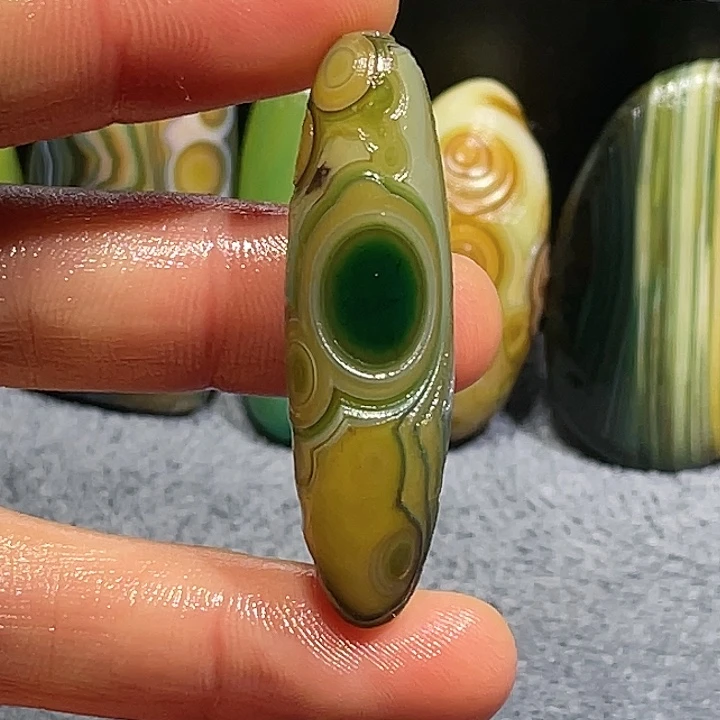 玛瑙/玉髓未镶嵌珠宝奇石