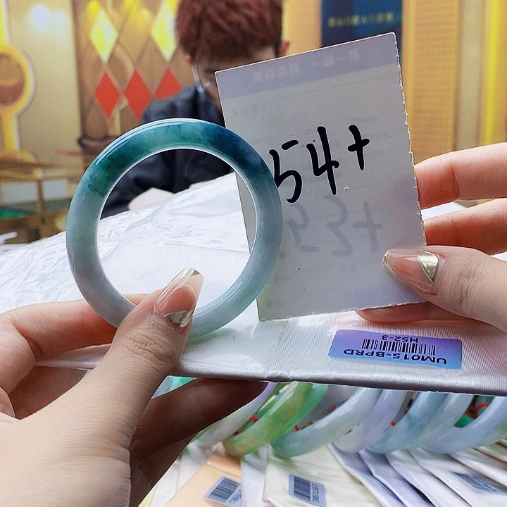 翡翠未镶嵌手镯000……